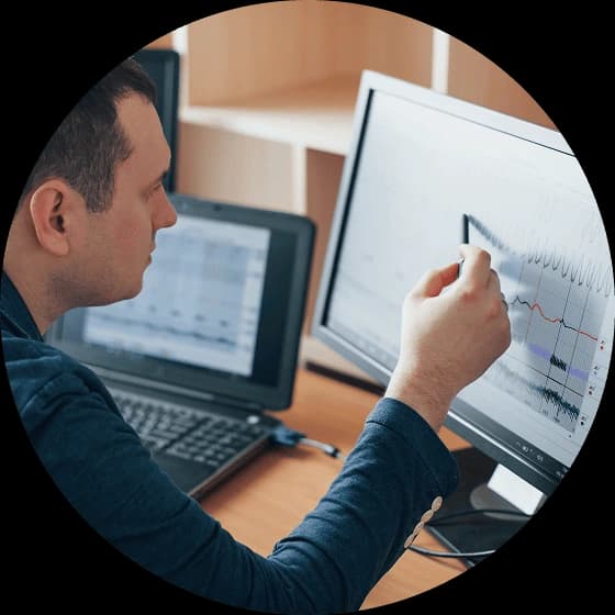 Equipo definiendo estrategia y gobierno de datos