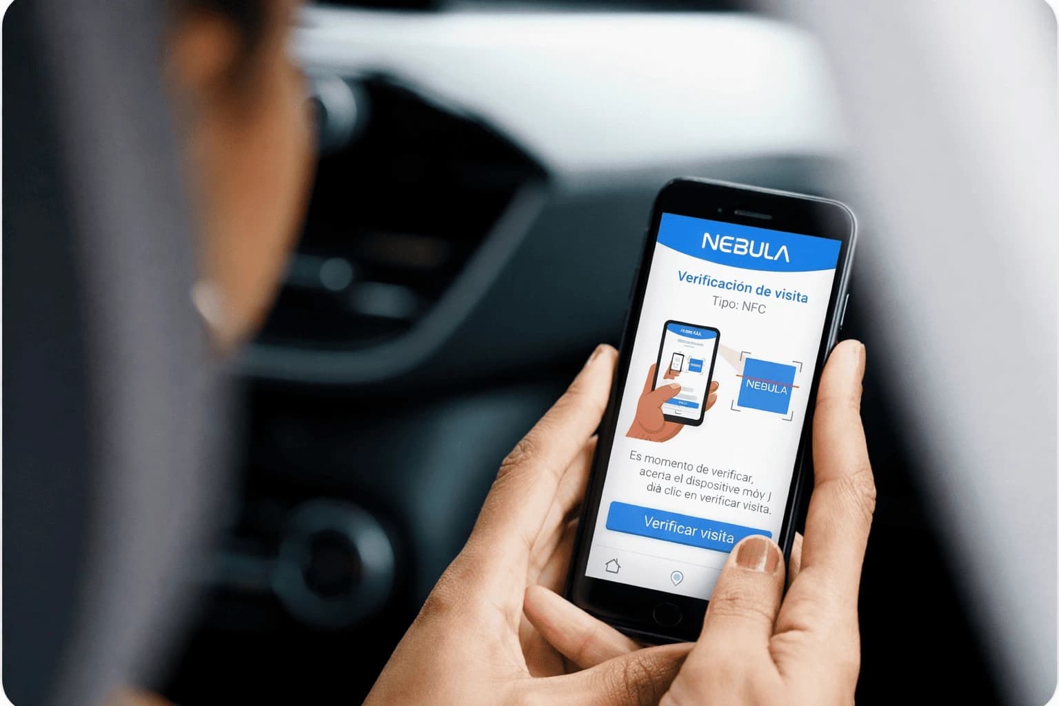 Operador usando Nebula desde un dispositivo movil